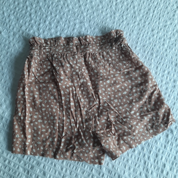 THREAD & SUPPLY 🧵 High Waisted Paper Bag Shorts, Size Large, NWT - Picture 4 of 10